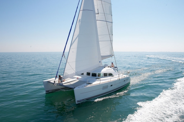  Boat rental throughout France 